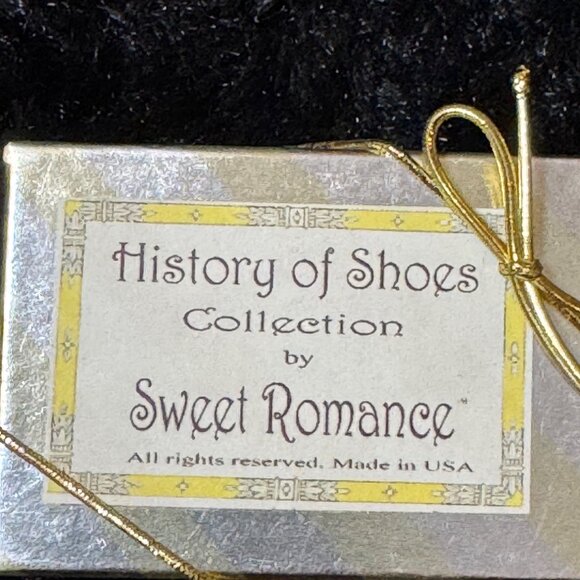 Sweet Romance Miniture Shoe Stand Display Metal Lace Detailing - Picture 6 of 7